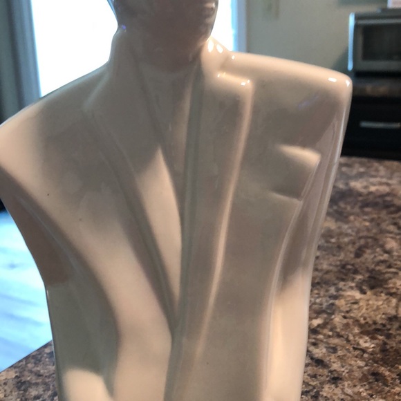 Ceramic statue - Picture 1 of 5